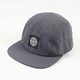 St0ne Chapeau de créateur Casquette de baseball Protection solaire Vêtements décontractés avec chapeau patchwork cinq pièces Chapeau pour homme, chapeau unisexe, classique décontracté, conçu dans une variété de couleurs