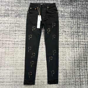 Empilés Hommes Designer Pantalons Pour Hommes Marque Violet Jeans Trou D'été 2023 Nouveau Style Broderie Auto-Culture et Petits Pieds Mode Jeunesse