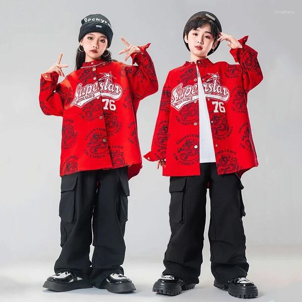 Etapa desgaste 2024 estilo chino abrigo rojo pantalones de carga negro traje para niñas jazz danza rendimiento niños hip hop ropa dqs15301