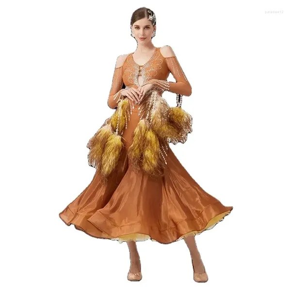 Wear B2487 Fonds de haute qualité personnalisés Robe de salle de bal concours de danse de danse de danse avec plume à vendre