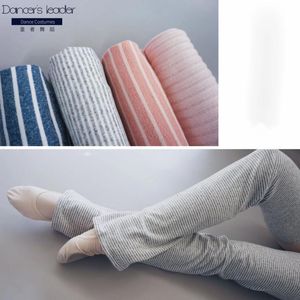 Vêtements de scène Costume de ballet Justaucorps pour tricot chaud Tube droit Chaussettes longues rayées Collants de gymnastique Performance