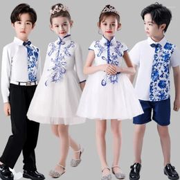 Toneelkleding voor kinderen in blauw en wit porselein, prestatiekostuums voor leerlingen van het basisonderwijs