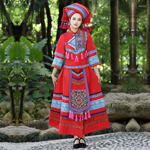 Ropa de escenario China Región Autónoma de Guangxi Zhuang Ropa Mujer 3 de marzo Traje de actuación étnica Minoría Miao Sombrero adulto Vestido largo