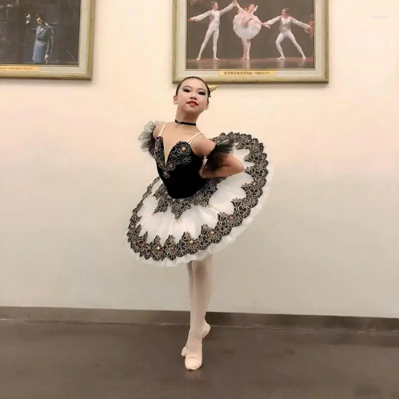 Vestimenta de ropa de escenario vestido de baile de performance vestido tutu tutu negros para niños niños panqueque adulto cisne lago bailarina