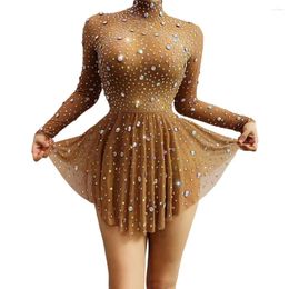Stage Wear Faldas de Mujer Gros Sexy Manches longues Sheer Crystal A-Line Costume de danse latine Bling Robes de bal Femmes Party Club Robe