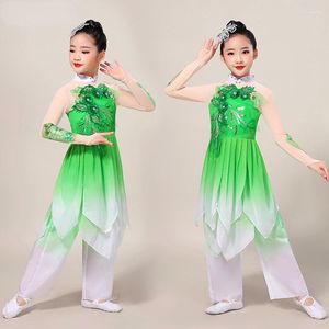 Vêtements de scène vêtements Yangko pour filles Costume chinois ancien Style classique Hanfu danse parapluie Fan Show Performance