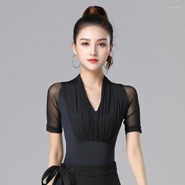 Abbigliamento da palcoscenico Costumi da ballo latino per donna Tinta unita scollo a V piega sottile Top eleganti in chiffon sottile Manica corta Top moderno attillato