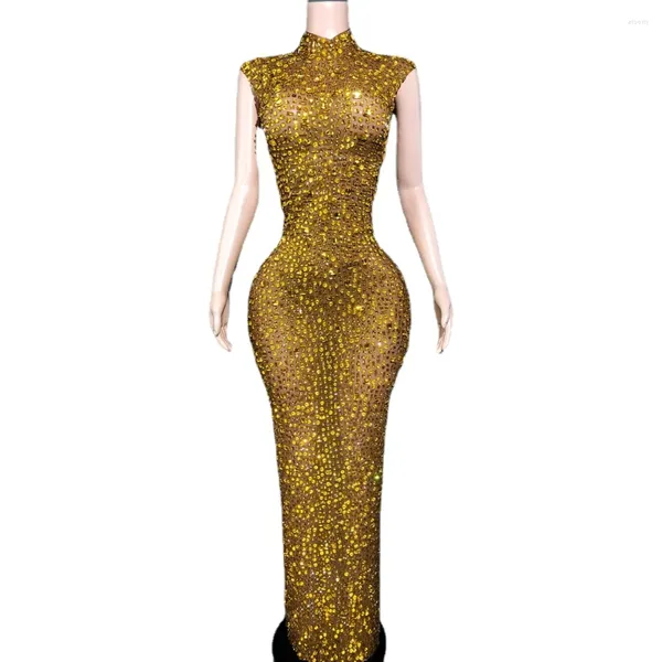 Stage Wear Luxueux Gold Strass Robe longue sans manches Femmes Sexy Mesh Voir à travers Célébrer Soirée Bal Anniversaire Po Shoot