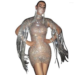 Stage Wear Luxe Mesh Voir à travers Strass Robe de mariage Moulante Femmes Gland Costumes de danse latine Sexy Party Robes de bal