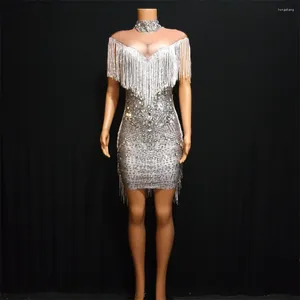 Stage Wear Sparkly Silver Rhinestone Mirror Elastische stof Korte jurk vrouwen verjaardagsspel vier Dancer Party Show VM