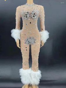 Stage Wear Blanc Fluffy Sexy Mesh Strass Party Pograph Flesh Perform Celebrate Show Gogo Jumpsuit Pole Dance Vêtements Rave Outfit