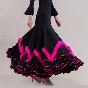 Stage Wear Jupes longues de salle de bal pour femmes Jupe de danse flamenco Valse Costumes espagnols Plumes standard de Chine