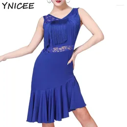 Scène porter des femmes danse leçon latin dance robe adulte professionnel filet