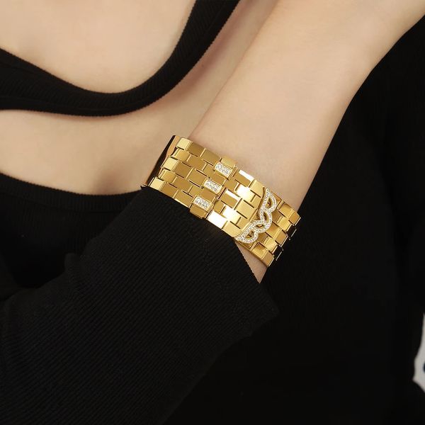 Bracelets de bracelets en acier inoxydable pour les femmes Bracelet de couleur GoldSliver chic à la mode