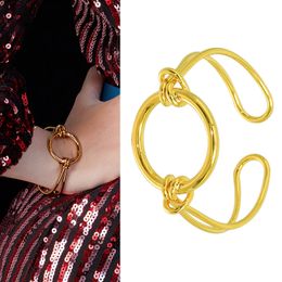 Brazalete de pulsera de acero inoxidable para mujer Amante de color dorado Joyería africana de moda Accesorio de Dubai Línea exagerada Regalo de Navidad de lujo Mujer