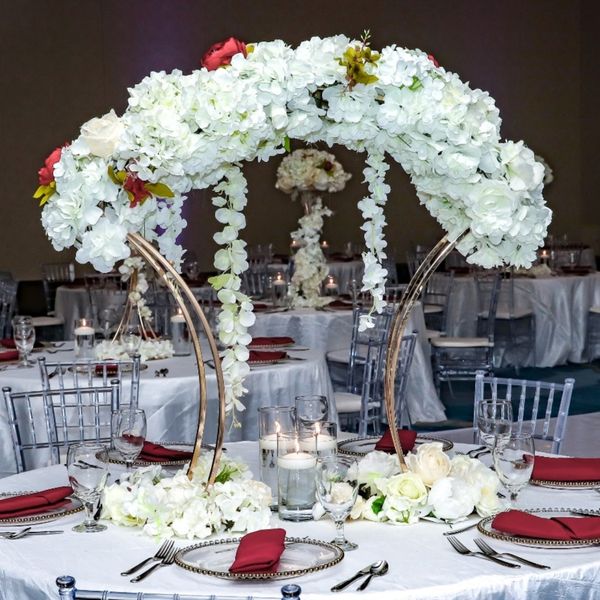 Proveedor de eventos de jarrón de centro de mesa con soporte de flores dorado de acero inoxidable para bodas 183