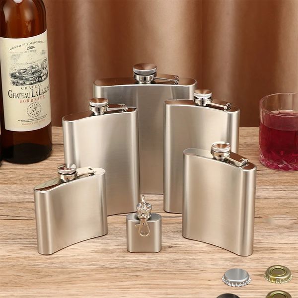 Flash à hanche en acier inoxydable Portable Féche à feuille d'alcool à l'alcool Whisky Holder Drinkware Guafred Party Y240422