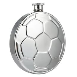 Barware de pot de vin de fiole de hanche d'acier inoxydable avec l'aspect créatif de football Un récipient portatif idéal pour le vin de magasin