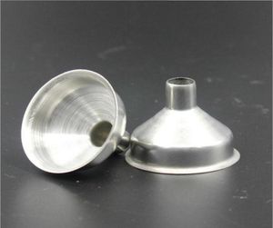 Mini-trechters van roestvrij staal voor miniatuurflessen Etherische oliën DIY Lipbalsems Koken Kruiden Vloeistoffen Zelfgemaakte make-upvullers4494963