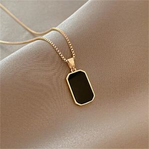 Acier inoxydable pendentif rectangulaire minimaliste coréen noire époxy collier or exquis