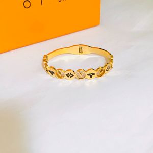 Roestvrij staal Geen vervaging Bangle Klassieke bruiloft Bangle Designer Kerst Sieraden Armband Verjaardag Liefde Cadeau Armband Hoge kwaliteit sieraden groothandel