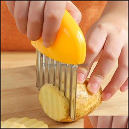 Roestvrijstalen aardappel Crinke Cutter Fries Cuter Chip Slicer Golvende mes Keuken Groentevlees Snijdgereedschap Druppel Aflevering 2021