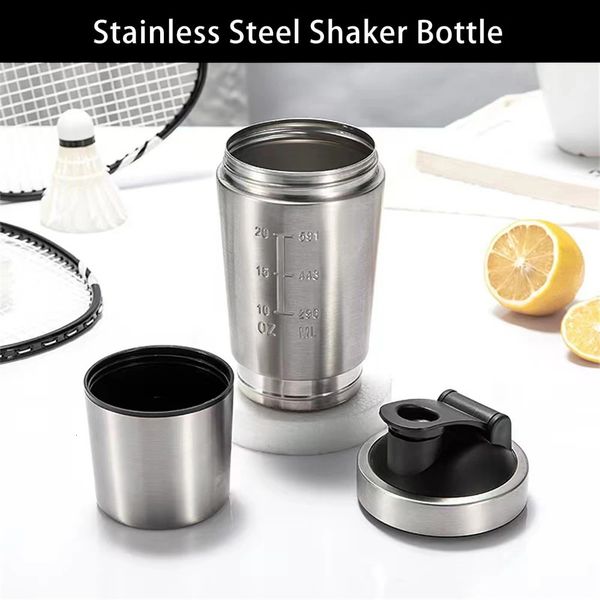 Shaker de protéine de bouteille d'eau en acier inoxydable avec compartiment pour les suppléments nutritionnels de musculation tasse de mélangeur en métal de gymnase 600 ml 240306