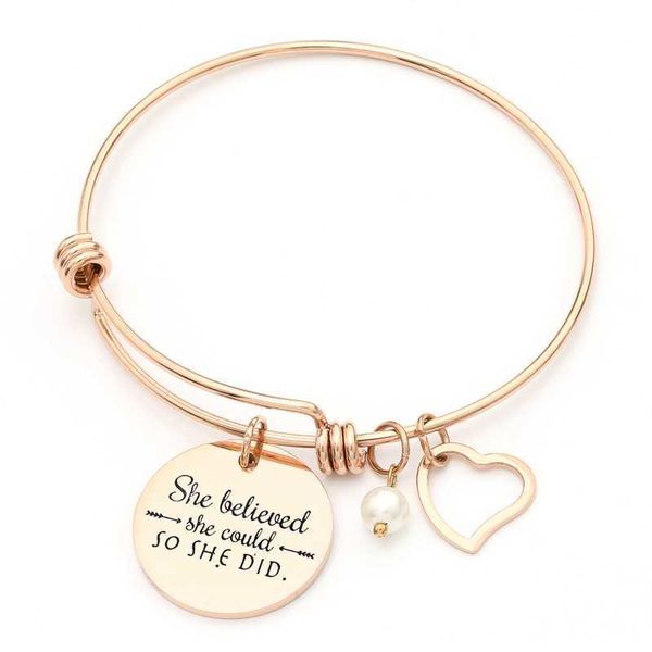 Acier inoxydable femmes filles citations inspirantes bracelet coeur bracelets à breloques bracelets elle croit qu'elle pourrait donc elle a fait perle Q0719