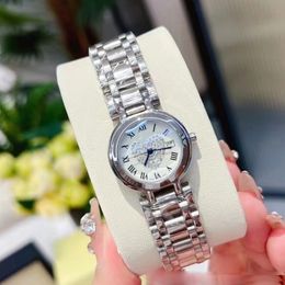 Relojes de acero inoxidable para mujer Movimiento de cuarzo Corazón Esfera de diamante Caja de plata Reloj de diseñador de batería de Japón Reloj de pulsera resistente al agua Montre De Luxe