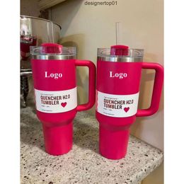 Stanleness Cobrand hiver Comso Pink Parade 40oz Quencher H2.0 tasses tasses