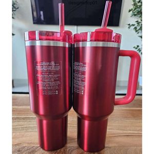 Stanleness Ship des États-Unis Holiday Red Cobrged Winter Pink Starbacks H20 40oz Mugs Cosmo Pink Parade Tumblers Cups Car Tobe Target Flamingo Saint Valentin Gift 11 G Aax
