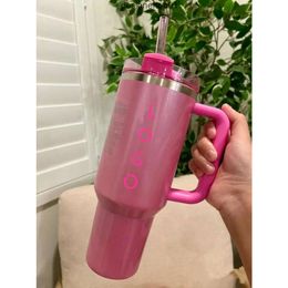 Stanleness US Stock Limited Edition H20 40oz Mugs Cosmo Pink Parade Target Red Tumblers Isulate Car Cups en acier inoxydable Coffee Termos Rose Tobilisation Valenti Vgya