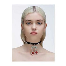 Star Moon Ar New Cherry Crystal Rivet Belt Belt, exagerando estilo simple y elegante, collar punk