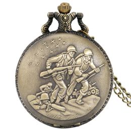 Steampunk Solider War Montres Sculpture Battlefield Alliage Cas Hommes Femmes Quartz Montre De Poche Affichage Analogique Collier Pendentif Chaîne C266Y