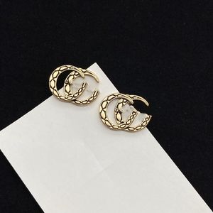 Boucles d'oreilles de charme de timbre en acier, boucles d'oreilles, boucles d'oreilles de créateur personnalisées et coffret cadeau de timbre pour femme