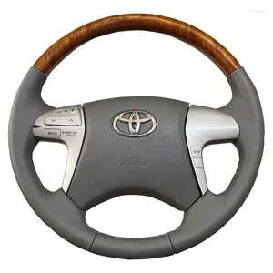 Cubiertas del volante Cubierta cosida a mano de cuero personalizada para Toyota Camry Peach Wood