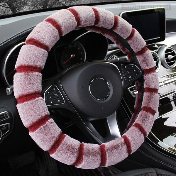 Housses de volant Couverture de voiture universelle Volant automatique Accessoires de boucle de neige de style de voiture appropriés