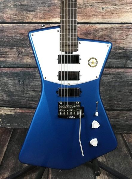 Sterling par Music Man STV60 ST. Vincent Signature Vincent Blue Guitare électrique biseautée, 3 mini micros humbucker, chevalet trémolo