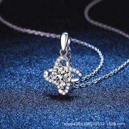 Sterling Sier S925 PENDANT FEMANDS 1 D COLOR MISSANIT PENDANT CLASSIQUE Collier de trèfle à quatre feuilles Collier Diamond Moissant