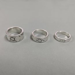 Sterling Zilver 925 Botten Blote Lichaam Geverfd Zwart Gebruikt Thais Zilver Hiphop Ring In elkaar grijpende Letters Logo Paar Verlovingsringen Mannelijke en Vrouwelijke Sieraden Supply