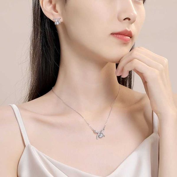 Collier en argent sterling Bowknot Moissanite Diamond Necklace Women's 1 Luxury Mossan Stone Pendant Summer Korean version ins Collar Necklace