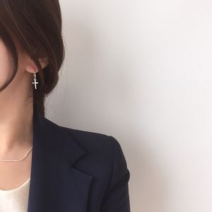 Sterling Silver Cross Femme Tempérament Anneaux coréens Personnalité All-Match Simple Single Studs Hook Ear Stud