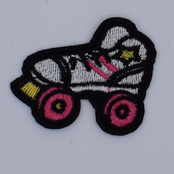 Autocollants 2 Petites Pièces Patins À Roulettes Fer Sur Patch Applique Patinage Motif Tissu Enfants Décalque 1,8 X 1,5 Pouces (4,5 3,8 Cm)