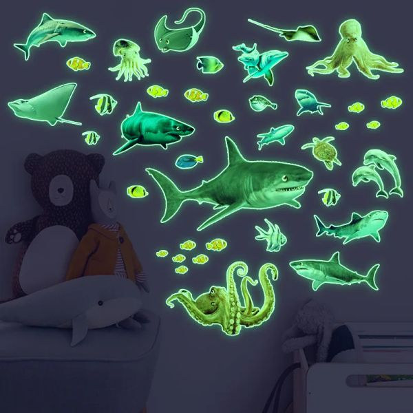 Pegatinas 3D luminosas pegatinas de pared de tiburón mundo submarino fluorescente que brillan en la oscuridad calcomanías de pared para habitaciones de niños dormitorio de niños decoración del hogar