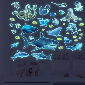 Autocollants lumineux bleu requin Stickers muraux sous-marin poulpe Fluorescent papier peint lueur dans les autocollants sombres pour bébé enfants chambre décor à la maison