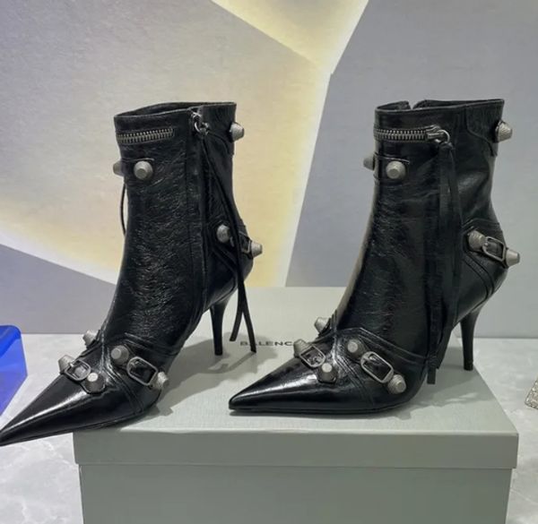 Tacones de aguja Botines con hebilla adornada Zapatos de calidad diseñadores de tacón alto