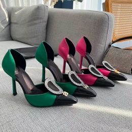 Zapatos de vestir de tacón de tacón para mujeres sandalias de diseñador de alta calidad de taladro de taladro ovalado bombas de decoración de cuero genuino de dos colores zapatillas de 9 cm de tacón 403