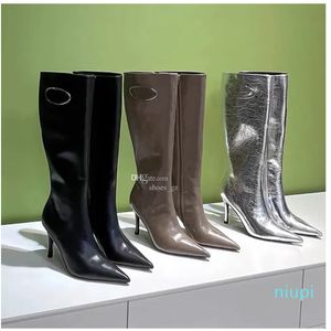 Tacón de aguja Oval Hebilla de metal Cremallera lateral decorativa Tacón alto Botas de moda Diseñador de lujo en punta Cera de aceite cuero genuino Alto