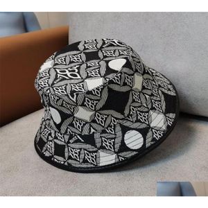 Stingy Brim Hats 2022 Lettres classiques Casquette de baseball Men039S Femmes Sac Chapeau de golf Snap Back Beanie Skl Caps Design Bob Stingy Brim Bucket Dhpn2