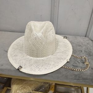 Stingy Brim Hats arrivée chapeau fedora en paille pour femmes blanc avec chaînes 230412